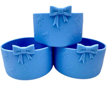 Load image into Gallery viewer, Light Blue Bow Textured Tumbler Boot - Silicone Boot- Tumbler Accessories