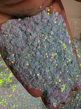 Load image into Gallery viewer, Cali’s Eyes Chunky Glitter Mix
