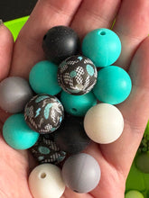 Load image into Gallery viewer, Turquoise Bow Silicone Beads Mix
