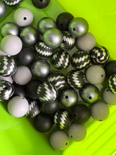 Load image into Gallery viewer, Silver Metallic Silicone Beads Mix
