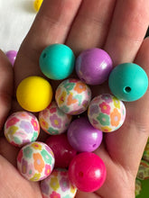 Load image into Gallery viewer, Flower Silicone Beads Mix
