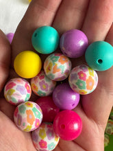 Load image into Gallery viewer, Flower Silicone Beads Mix
