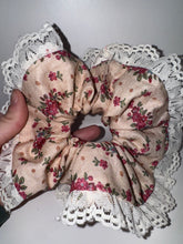 Load image into Gallery viewer, Floral Lace Hair Scrunchie
