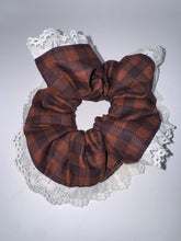 Load image into Gallery viewer, Checkered Lace Hair Scrunchie
