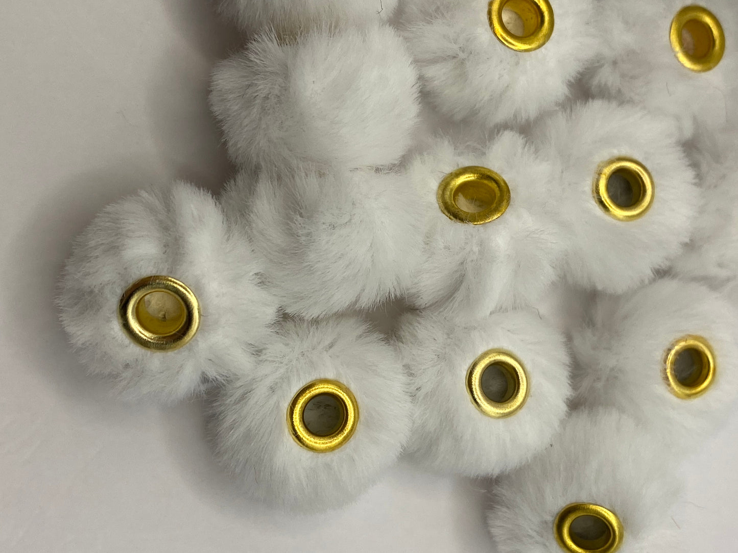 Fuzzy Spacer Bead - White - 20mm