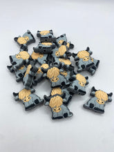 Load image into Gallery viewer, Highland Cow Silicone Focal Bead - gray
