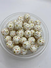 Load image into Gallery viewer, Sunflower Pattern Silicone Bead - 15mm
