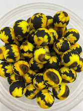 Load image into Gallery viewer, Sunflower Pattern  Silicone Beads - 15mm
