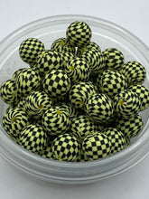 Load image into Gallery viewer, 10 Yellow Checkered  Print Silicone Beads - 15mm
