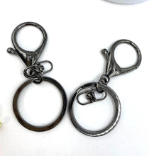 Load image into Gallery viewer, 5 Keyrings, Metal Clasp, Lobster Claw Clasp, available in 3 colors
