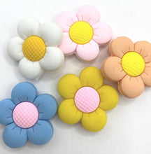 Load image into Gallery viewer, Flower Silicone Focal Bead
