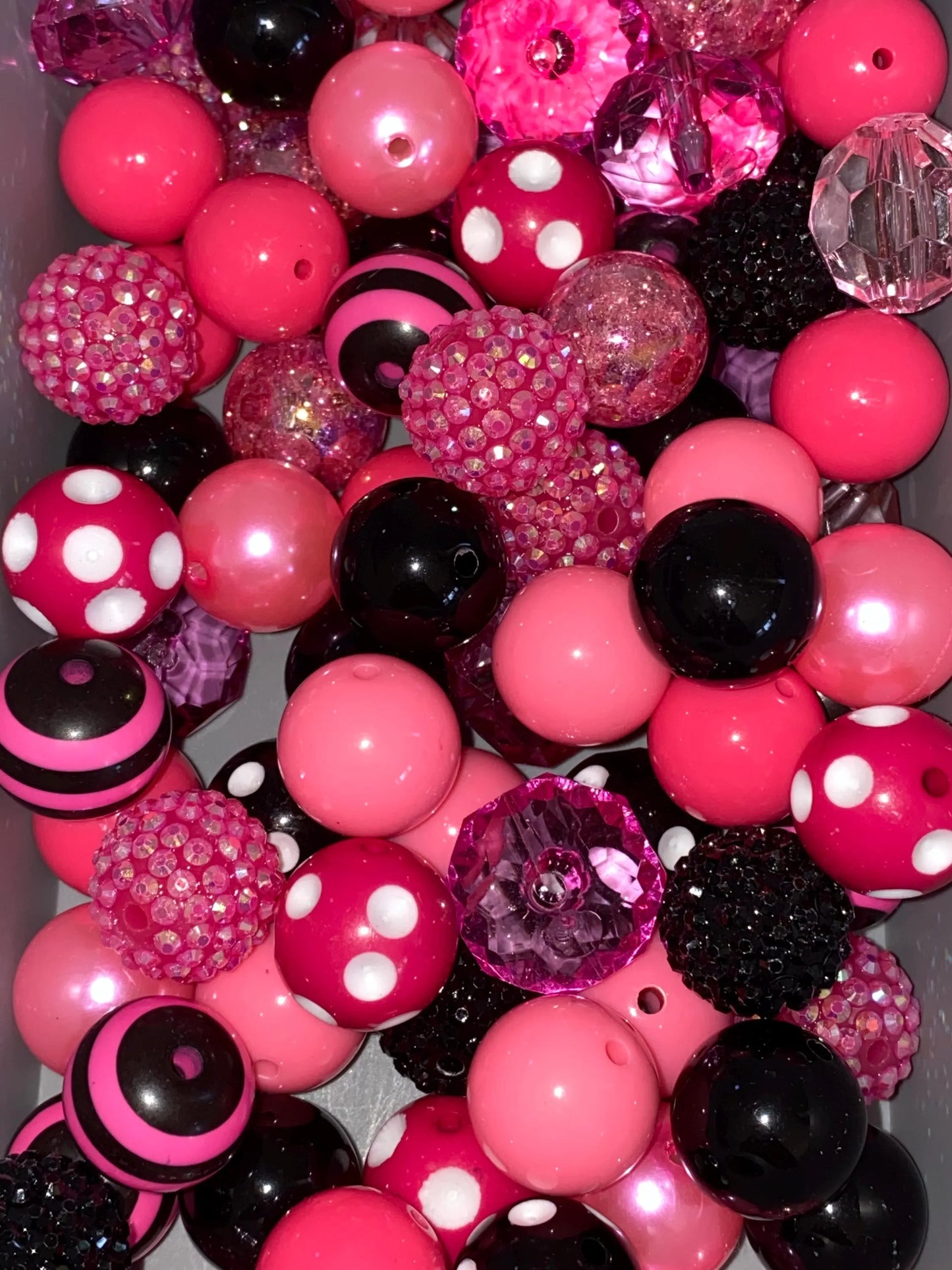 Pretty in Pink Acrylic Bead Mix  - 20mm - 25 Beads