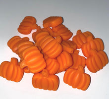 Load image into Gallery viewer, Pumpkin Silicone Focal Bead - Halloween Focal
