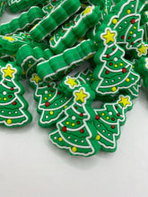 Load image into Gallery viewer, Green Christmas Tree Silicone Focal Bead
