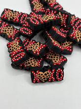 Load image into Gallery viewer, XOXO Silicone Focal Bead Valentine’s Day
