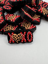 Load image into Gallery viewer, XOXO Silicone Focal Bead Valentine’s Day
