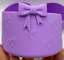 Load image into Gallery viewer, Purple Bow Textured Tumbler Boot - Silicone Boot- Tumbler Accessories
