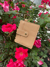 Load image into Gallery viewer, Tan ID Wallet
