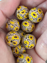 Load image into Gallery viewer, Sunflower Print Silicone Beads - 15mm - 10 CT

