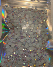 Load image into Gallery viewer, 5mm Resin Jelly AB rhinestones White
